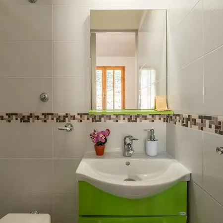 Tenuta Bucaneve- Retreat 5 Minutes From The Appartamento Solanas (Cagliari)